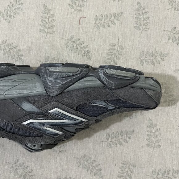 New Balance 9060 Magnetic Gray Sneakers - Picture 2 of 6